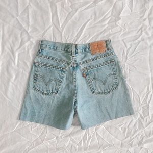 Levi’s 550 light wash mom shorts